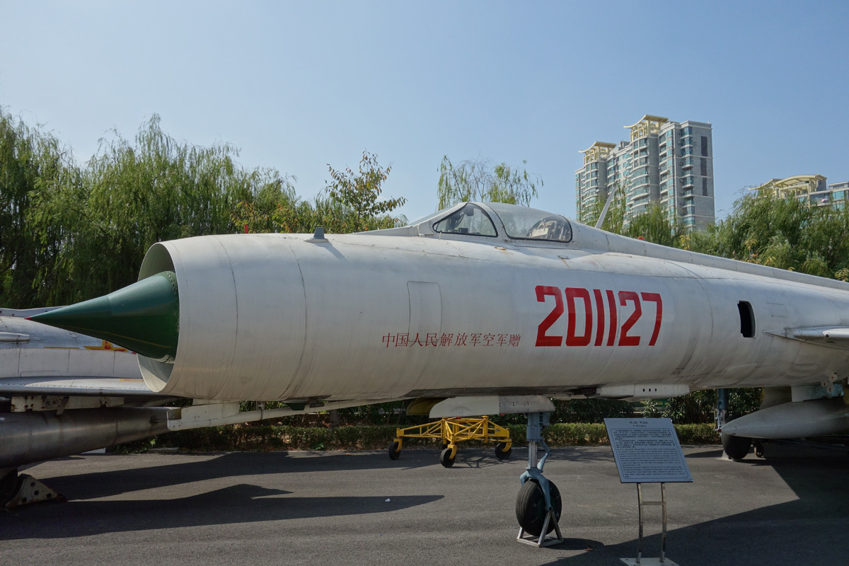 201127 Shenyang F-8E