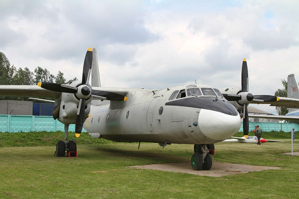 Antonov An-26LL 22 Sovjet Air Force