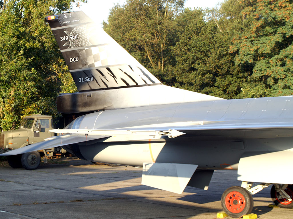 FA-16 General Dynamics F-16AM Fighting Falcon