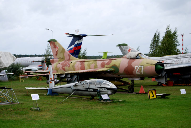 72 Let L-13 Blanik and 27 Sukhoi Su-7BKL