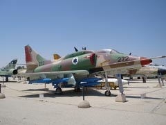 Douglas A-4H Ayit 272