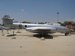 Gloster Meteor T.7 18