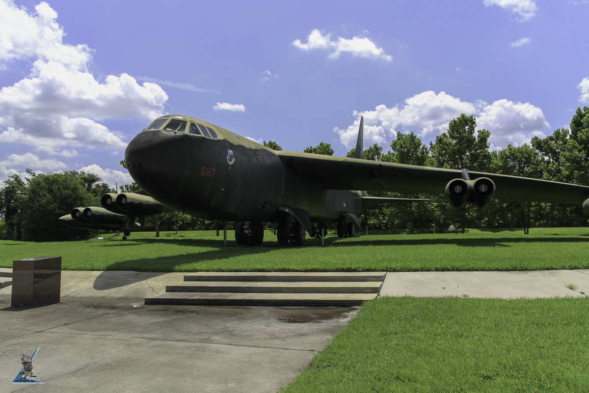 56-0687 Boeing B-52D Stratofortress